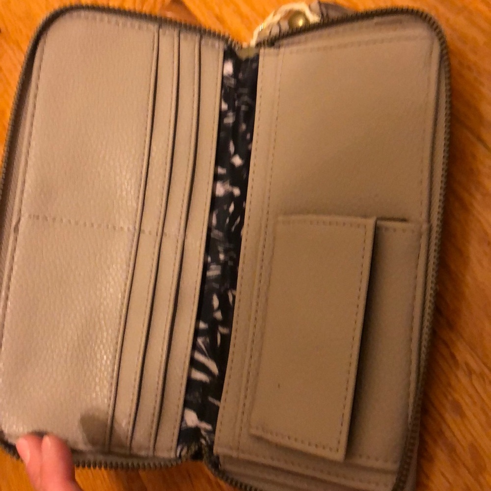 Jessica Simpson Wallet - Picture 4 of 4